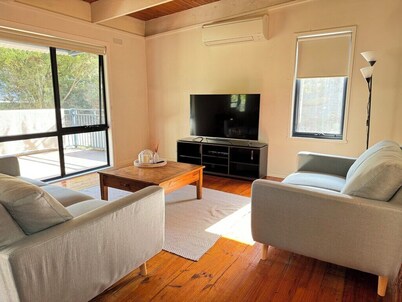 Newly renovated, 3 bedroom, pet friendly unit.