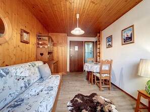 Living area - Cozy studio for 2 in La Clusaz, pets allowed (La Clusaz)