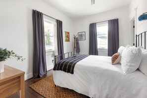 3 Schlafzimmer, Schreibtisch, Bügeleisen/Bügelbrett, WLAN