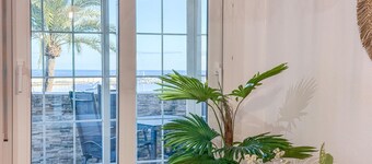 Duplex with sea views and pools in Estepona