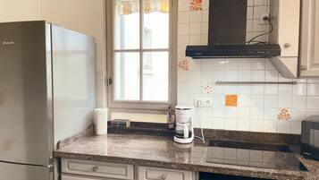 Refrigerador, microondas, horno y lavavajillas
