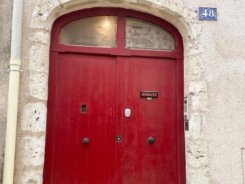 Superb Renovated Triplex in Blois with Wi-Fi Included