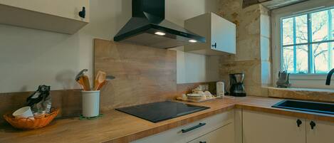 Fridge, microwave, dishwasher