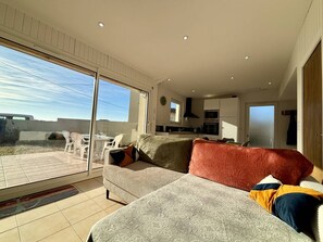 Living area - Quiet house near the sea, 2 bedrooms (Saint-Denis-d'Oléron)
