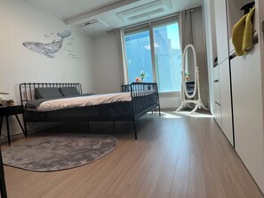 2 bedrooms, iron/ironing board, free WiFi, bed sheets - gwanganli beach view stylish (Busan)