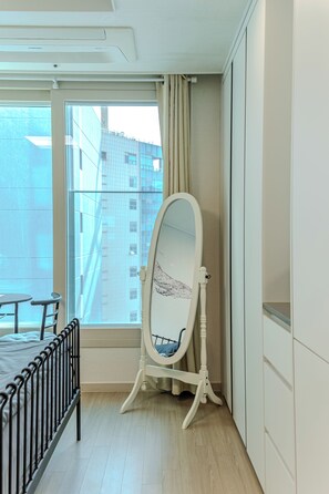 2 bedrooms, iron/ironing board, free WiFi, bed sheets