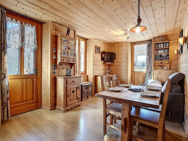 Dining - Apartment in La Clusaz - 4 people, Wifi, Pets allowed (La Clusaz)