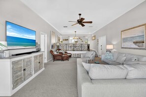 TV - Stunning Lakehouse Condo in Sarasota (Sarasota)