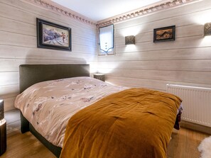 4 bedrooms, free WiFi, bed sheets