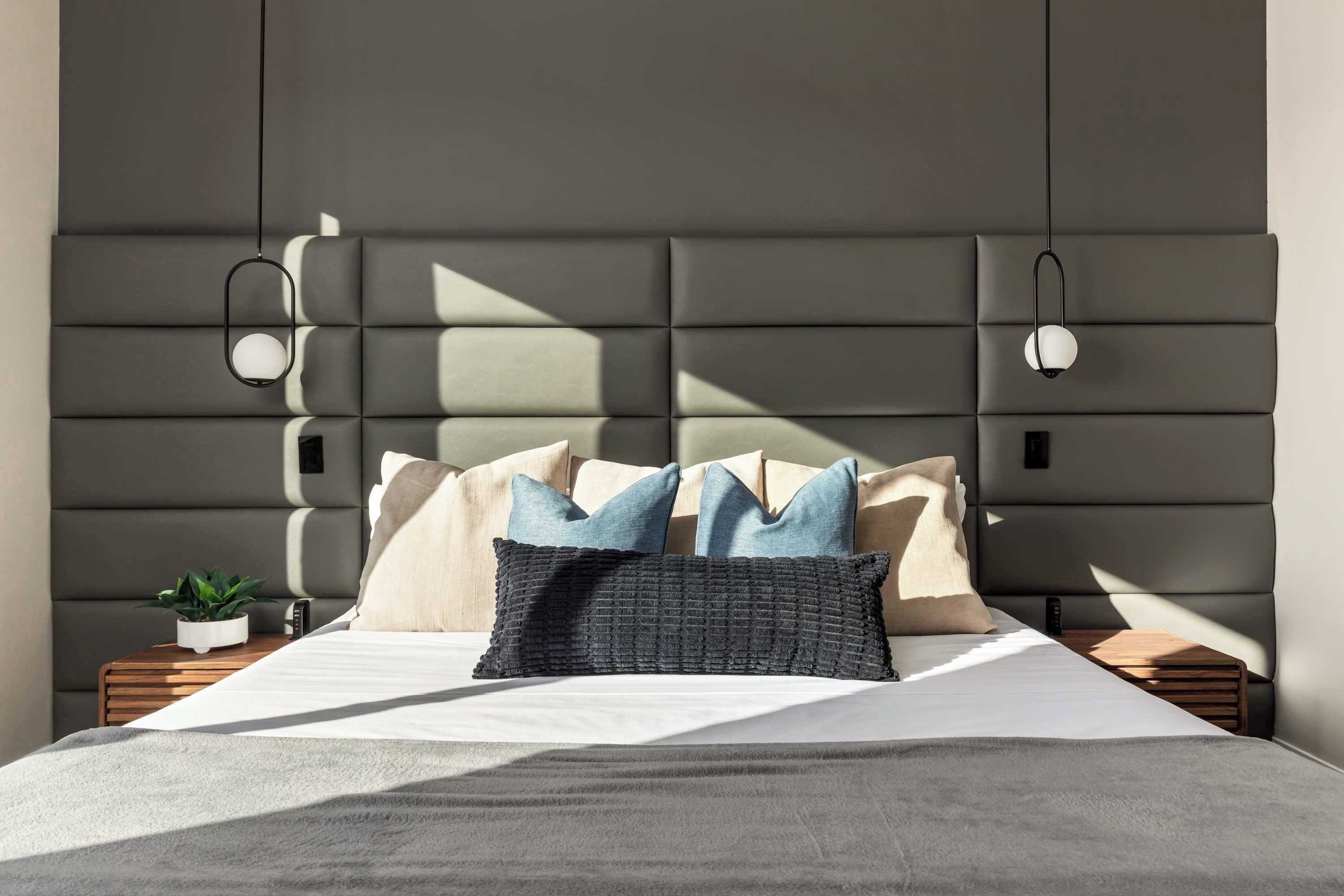 6 bedrooms, iron/ironing board, travel cot, WiFi