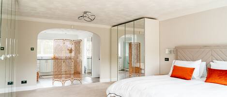 5 bedrooms, iron/ironing board, travel crib, WiFi