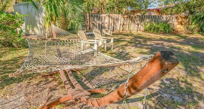 Downtown Sarasota 2BR Cottage