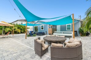 Outdoor dining - The Tampa Oasis (Tampa)