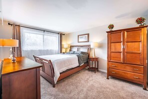 4 soverom, strykejern/-brett, wi-fi (inkludert) og sengetøy