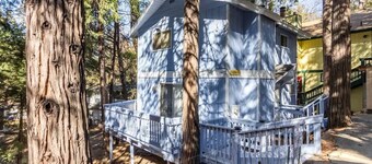Cozy 2BR Retreat Near Lake Grego with Mountain Views