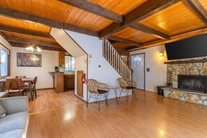 Smart TV, chimenea