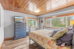 5 Schlafzimmer, Bügeleisen/Bügelbrett, Reisekinderbett, Bettwäsche