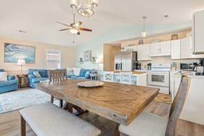 Interior - Part Time - 3 Bedroom Semi-Oceanfront with Private Hot Tub! (Nags Head)