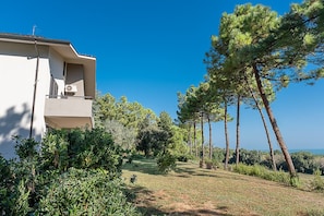 Property grounds - Bea&Berto | Complete apartment in the hills, a stone's throw from the sea (Marche)