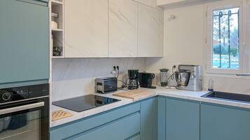 Réfrigérateur, four, lave-vaisselle