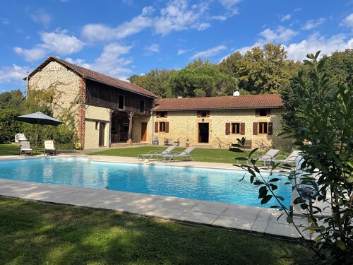 Beautiful, private house with large pool & garden.