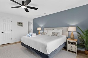 6 habitaciones, tabla de planchar con plancha, cuna de viaje y wifi