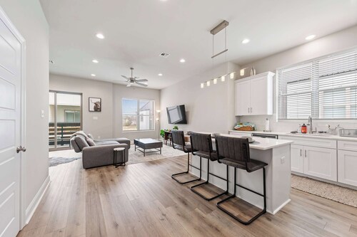 New Luxury Home • King Bed • Garage