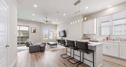 New Luxury Home • King Bed • Garage