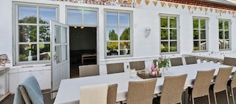 Lovely home in Lunderskov with WiFi