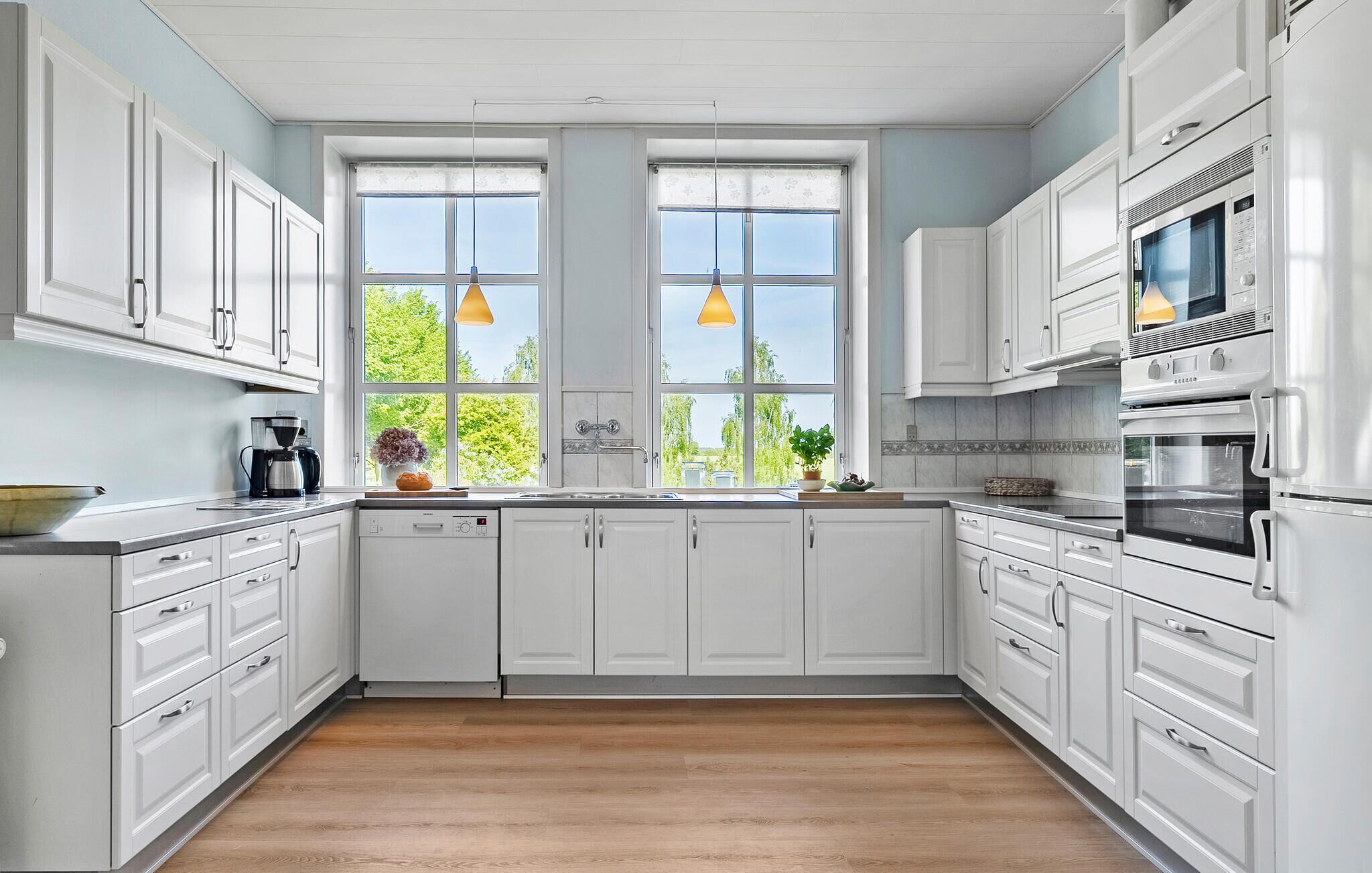 Køleskab, ovn, kogeplade, opvaskemaskine