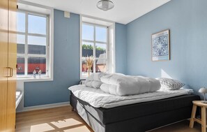 5 makuuhuonetta, vauvan matkasänky, ilmainen Wi-Fi