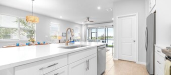 Waterview Luxury Retreat for 12!