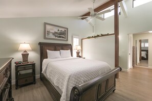 3 chambres, bureau, fer et planche à repasser, accès au Wi-Fi (inclus)