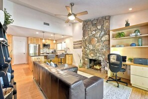 TV, offices - Encinitas beach home (Encinitas)