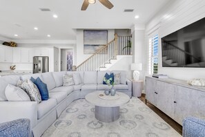 Smart TV - Flash Sale! Charming home in Orange Beach, AL (Orange Beach)