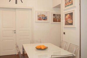 Dining - Hello Chiaia Napoli by Progecta srl- apartment in the heart of Naples (Napoli)