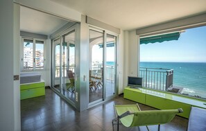 Interior - APARTMENT DESIGN 1 LINE BEACH WITH SWIMMING POOL, TENNIS COURT AND GARAGE. (VC)