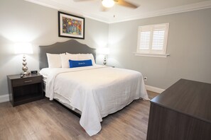 2 chambres, fer et planche à repasser, Wi-Fi gratuit, draps fournis