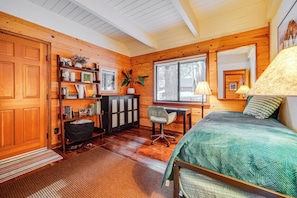 Interior - 3 Mi to Skiing: Retreat w/ Deck in Tahoe Donner! (Truckee)