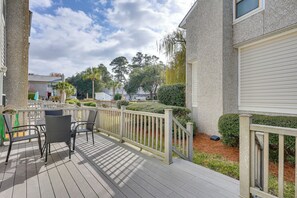 Apartment (3 Bedrooms) | Interior - 3 Mi to St Simons Beach: Gem w/ Pool Access & Deck (St. Simons Island)