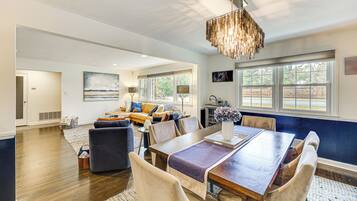 House (4 Bedrooms) | Interior