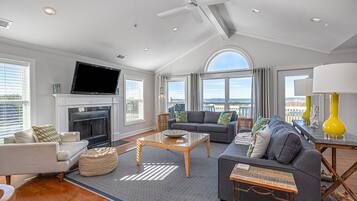 Älytelevisio, pöytäjalkapallopöytä, pöytätennispöytä