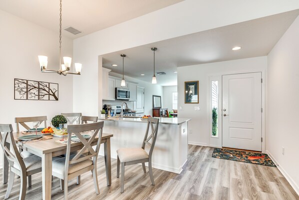 House (3 Bedrooms) | Interior