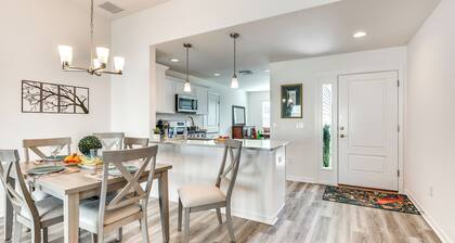 The Villages Golf Escape: Home w/ Pool Access!