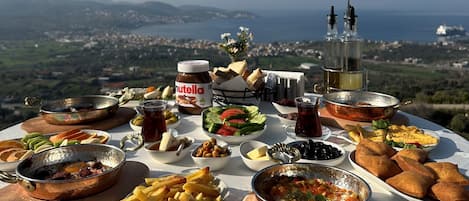 Desayuno a la carta todos los días (con cargo)