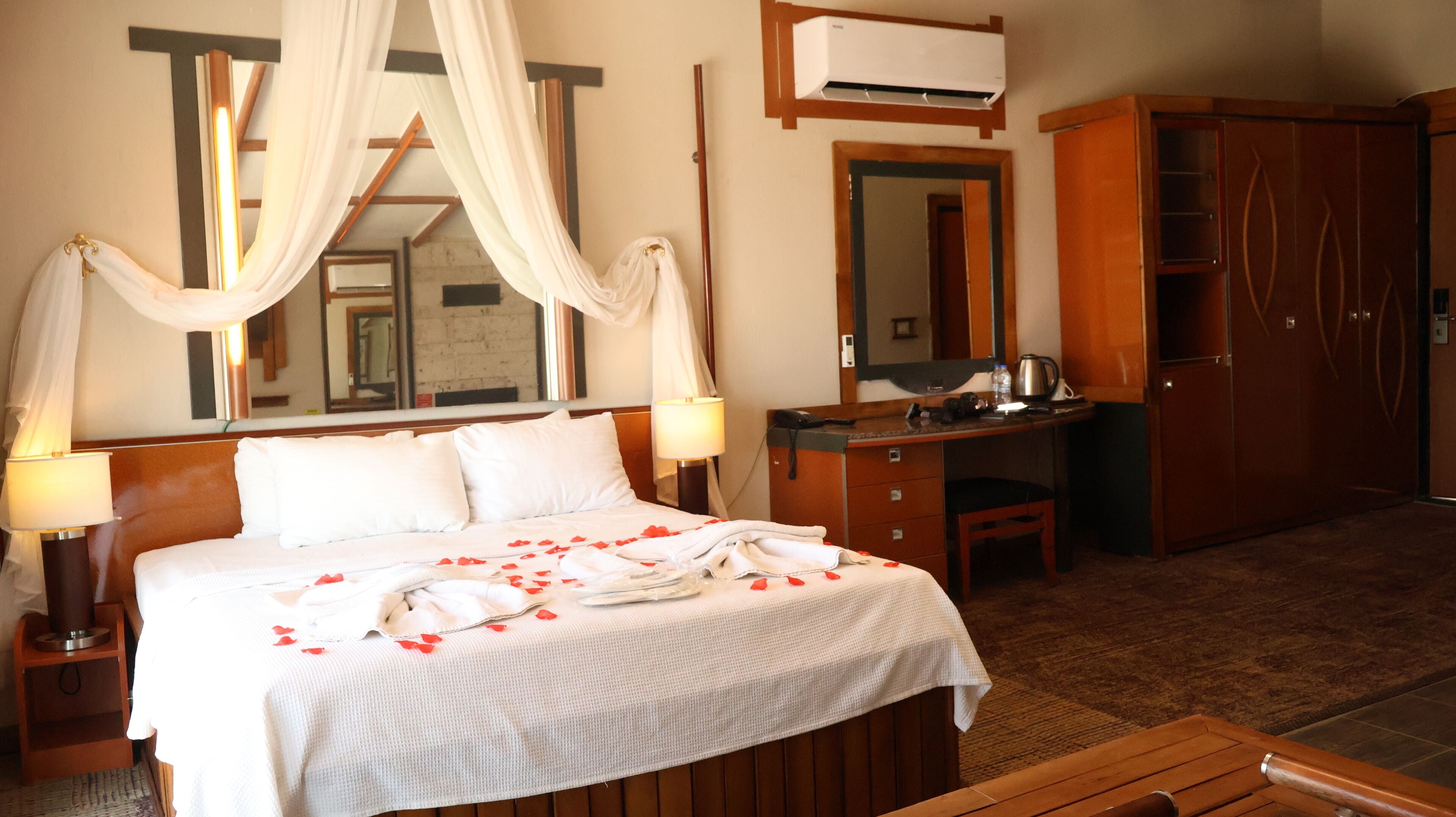 Studiosuite, 1 King-Bett, Raucher, Meerblick | Italienische Bettbezüge von Frette, hochwertige Bettwaren