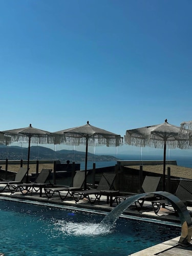 Reva Miami Hotel Restaurant SPA