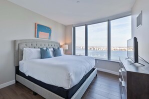 2 bedrooms, desk, iron/ironing board, WiFi