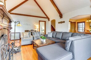 House (5 Bedrooms) | Interior
