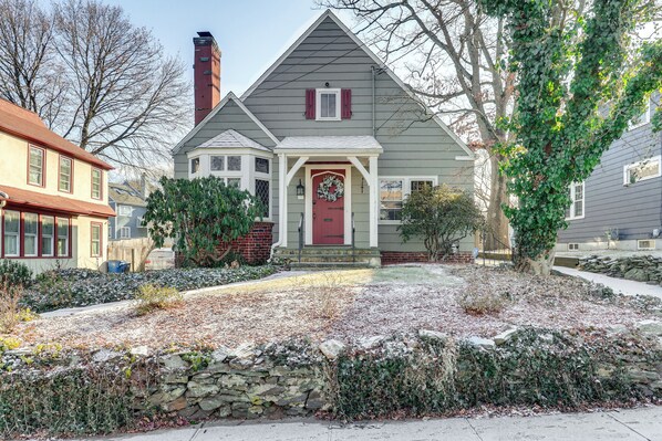House (5 Bedrooms) | Front of property